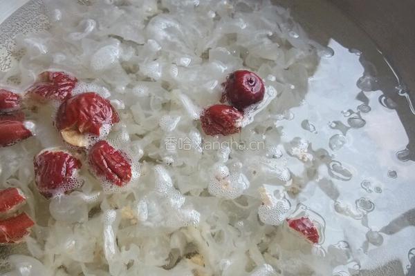 银耳红枣羹的做法图解5