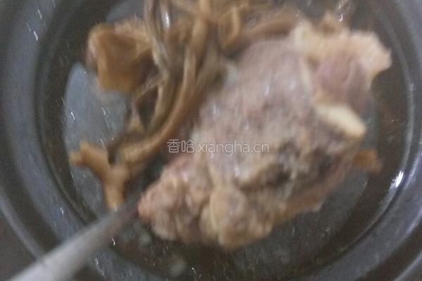 大骨煲茶树菇