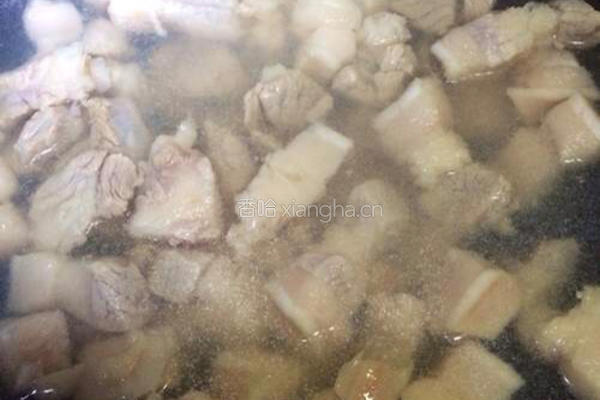 莴笋焖肉的做法图解1