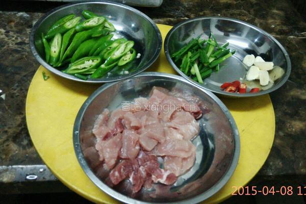 平菇炒肉的做法图解3