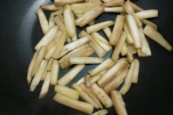 红烧茄子拌鹅肠粉的做法图解6