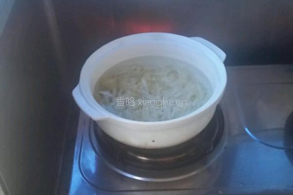 酸菜羊肉的做法图解1