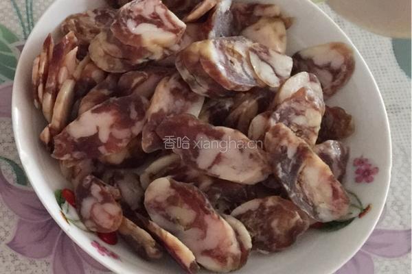 清蒸香肠土豆片的做法图解1