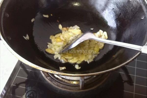豆瓣酱焖大虾的做法图解3