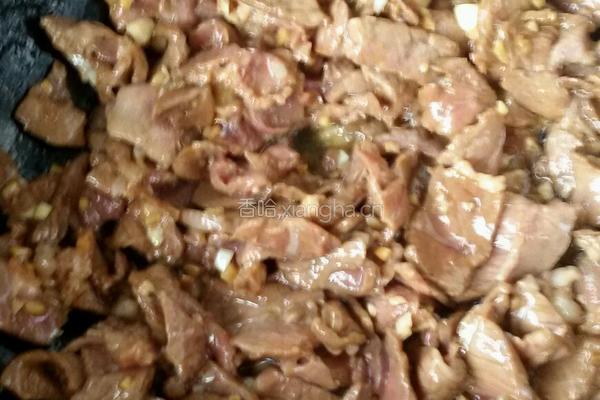 大葱爆羊肉。的做法图解2