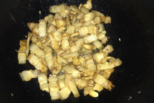五花腩肉炒青椒的做法图解2