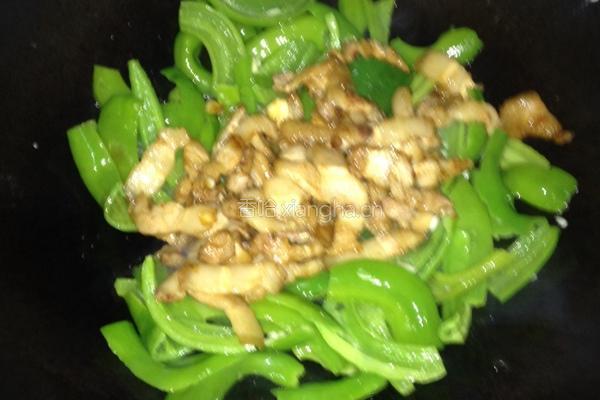 五花腩肉炒青椒的做法图解4