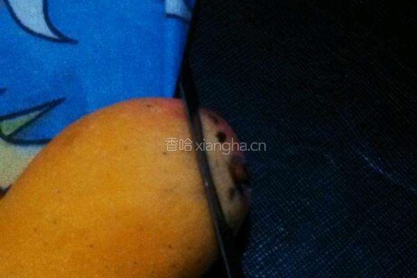 芒果切法的做法图解1