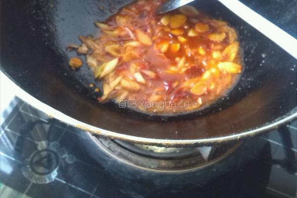 豆瓣酱烧带鱼的做法图解6