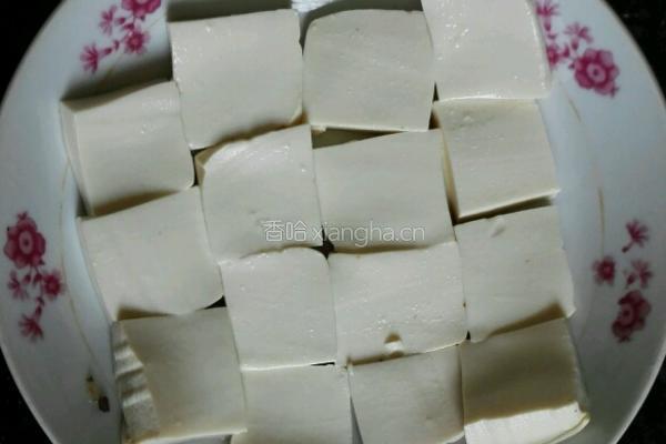 木耳瘦肉酿豆腐的做法图解4