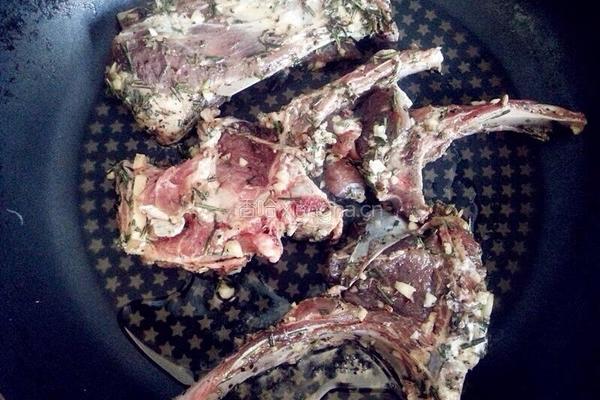 迷迭香烤小羊排的做法图解4