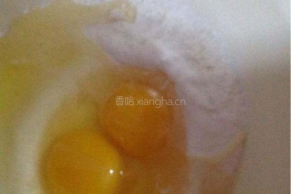 胡萝卜鸡蛋饼的做法图解1
