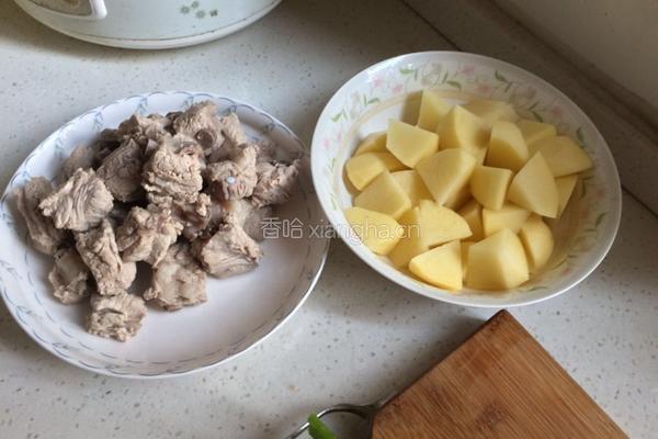土豆烧排骨的做法图解4