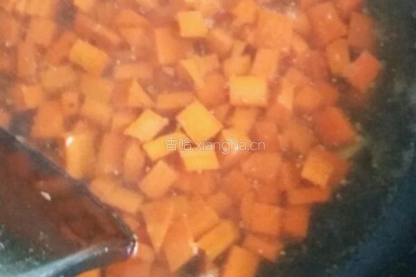 豌豆粒炒胡萝卜的做法图解3