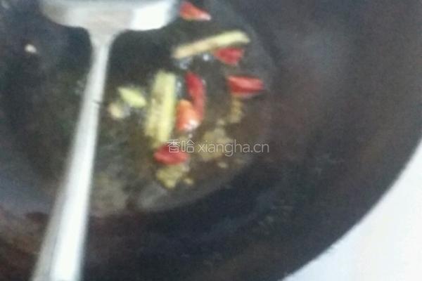 豌豆粒炒胡萝卜的做法图解4