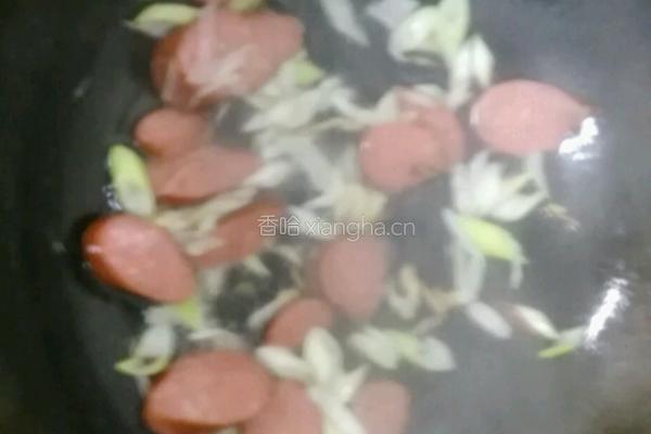 蒜苔烤肠肉的做法图解3