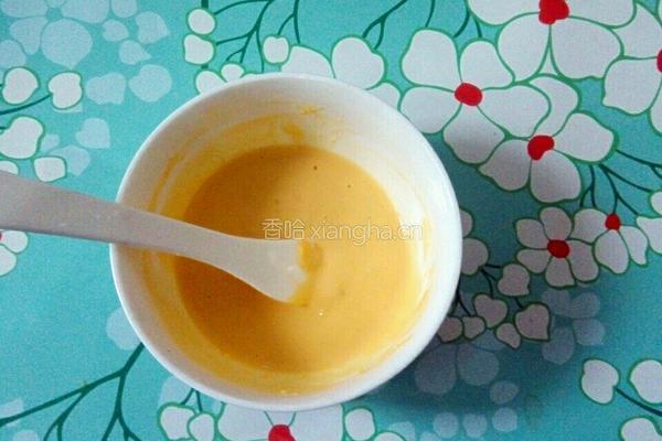 蛋黄豆腐羹的做法图解1