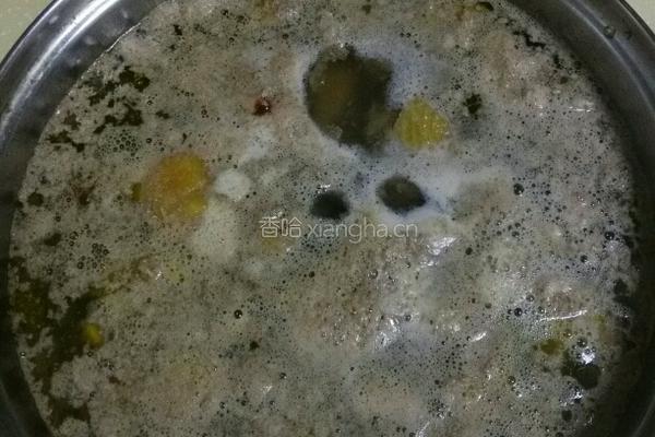 黄芪当归香菇炖鸡的做法图解2