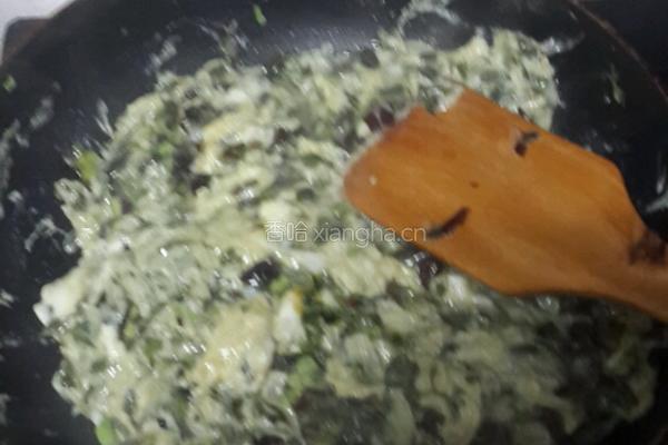 香椿芽煎鸡蛋的做法图解6