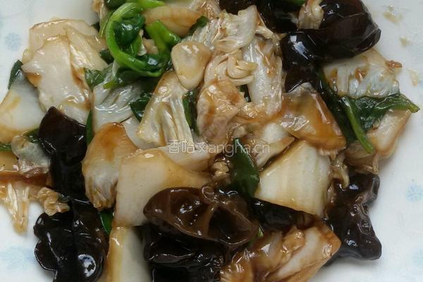 扒木耳白菜的做法图解4