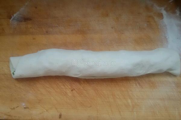 葱花饼。的做法图解5