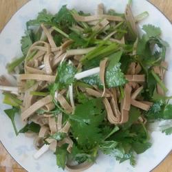凉拌三河豆腐丝。的做法[图]