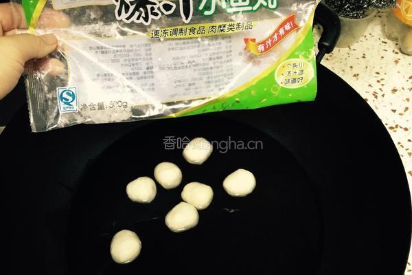 爆汁鱼丸莼菜汤的做法图解1