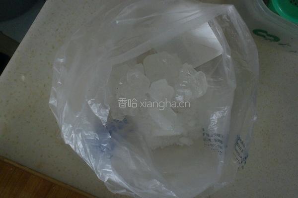 冰糖银耳炖雪梨的做法图解4