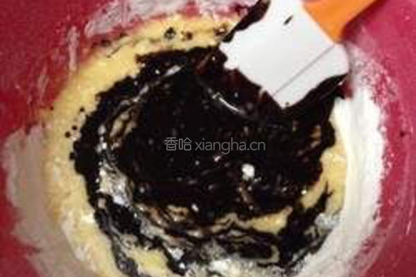 爆浆蛋糕的做法图解2