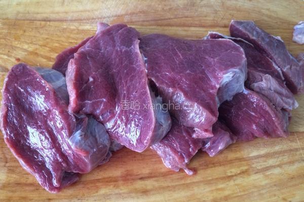 牛肉粒的做法图解2