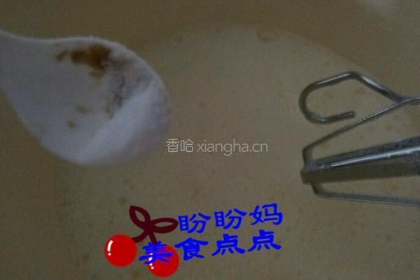 千叶纹蛋糕卷的做法图解2