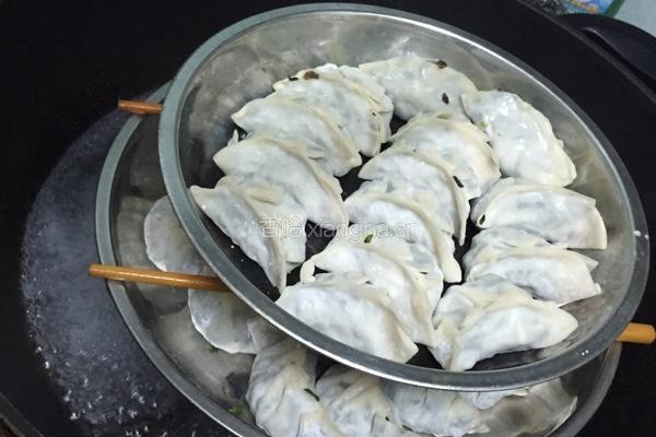 菠菜鲜菇猪肉饺的做法图解8