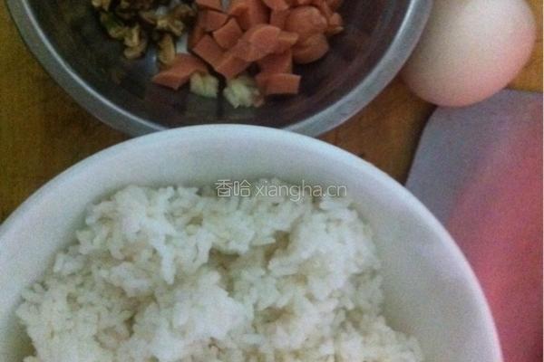 蛋炒饭的做法图解1