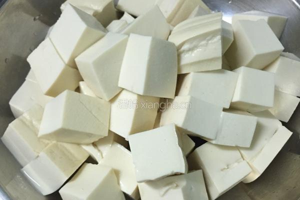 湘菜家常豆腐的做法图解2