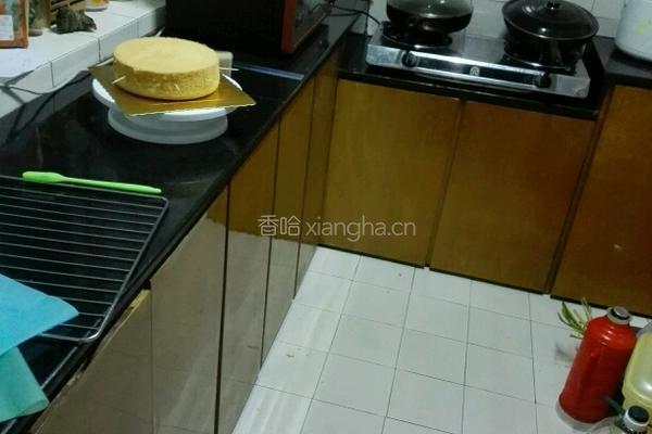 粉玫瑰红樱桃奶油蛋糕的做法图解2
