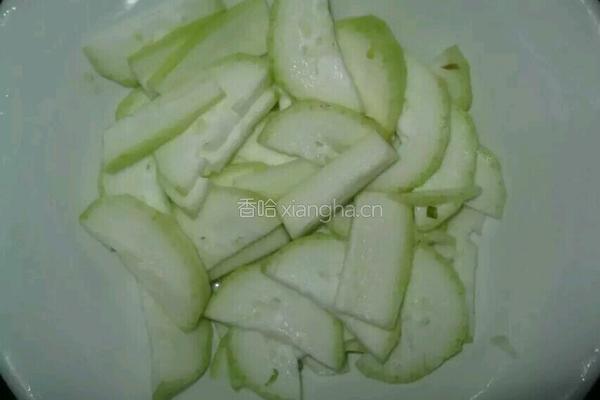 西葫芦炒鸡蛋的做法图解1
