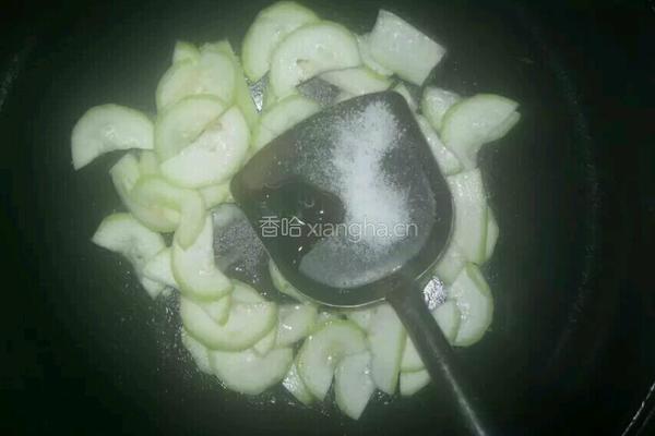西葫芦炒鸡蛋的做法图解4