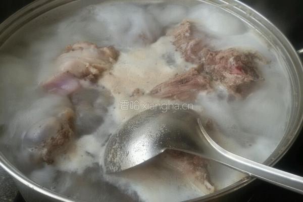 秘制羊蝎子火锅的做法图解3