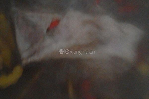 茄子扣肉的做法图解1