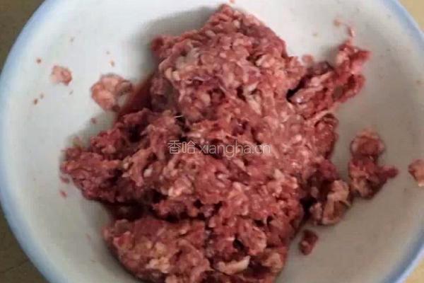 羊肉饺子的做法图解2