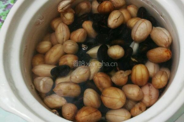 黑豆花生丰胸糖水的做法图解1
