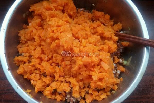 羊肉胡萝卜饺子。的做法图解4