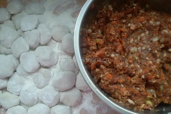 羊肉胡萝卜饺子。的做法图解7