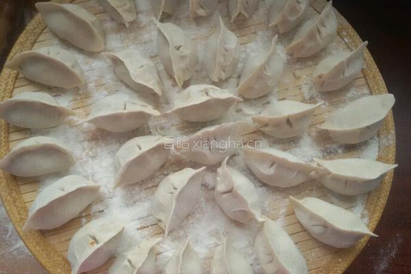羊肉胡萝卜饺子。的做法图解9