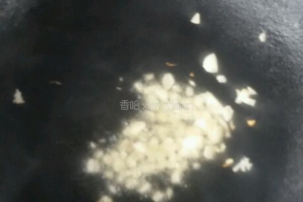 蒜炒穿心莲。的做法图解2