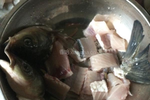 麻辣两江鱼的做法图解1