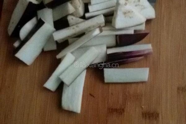 燜茄子的做法图解1