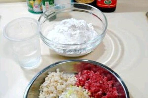 三鲜饺子的做法图解1