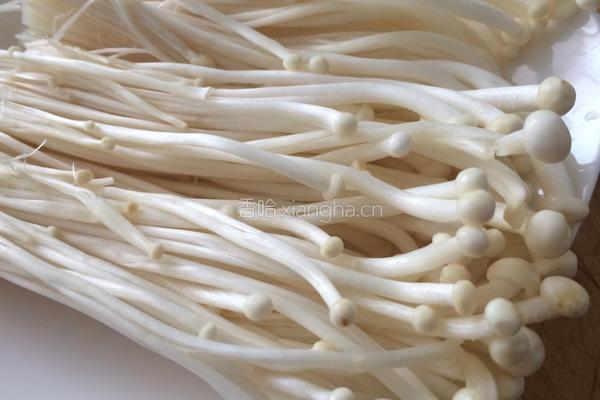五花肉卷金针菇的做法图解3