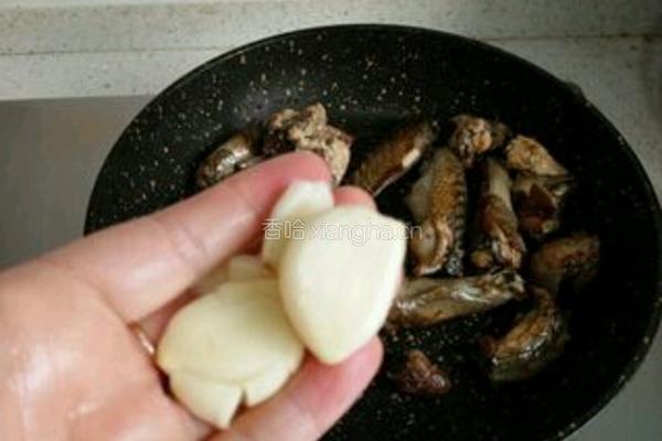 花菇乌鸡汤的做法图解4